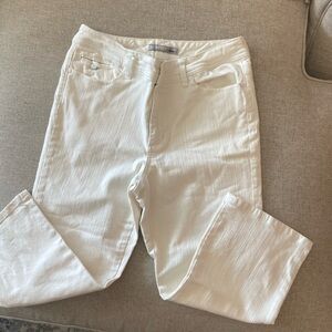 Chicos platinum cropped white denim Jean size one